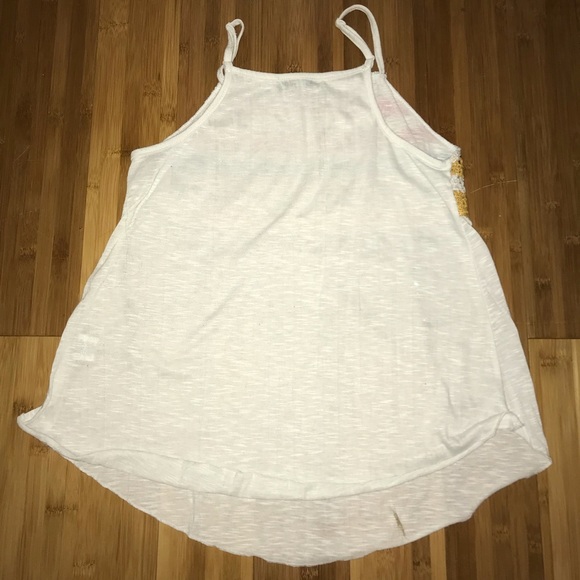 white tank top with crochet - Picture 2 of 6